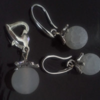 biely praskaný achát width=200 height=200